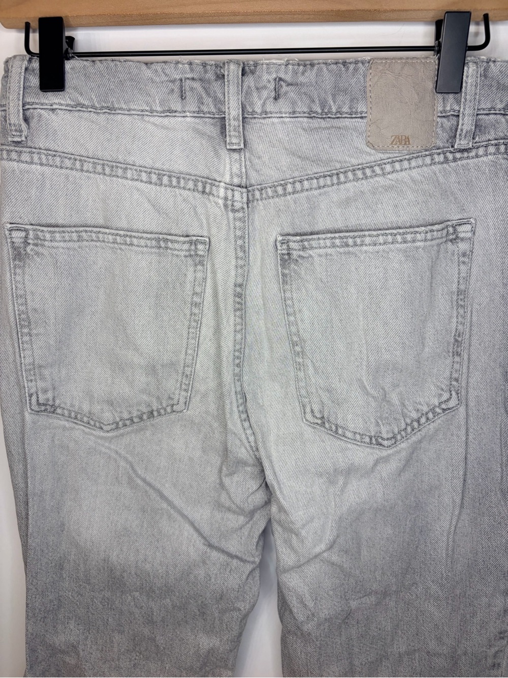 Zara Women’s Gray High Waisted Straight Leg Jeans with a Raw Hem, Size 4 - Picture 5 of 8